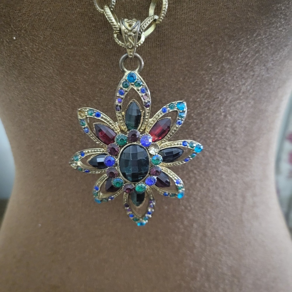 Vintage Gold Tone‎ Multicolor Rhinestone Flower Pendant Necklace 24" Boho 90s